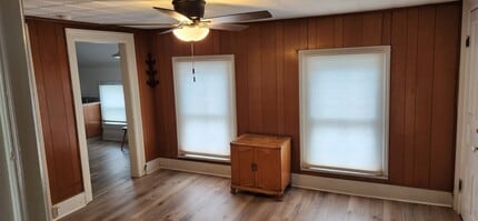 326 Niagara St, Unit Upper in North Tonawanda, NY - Building Photo - Building Photo