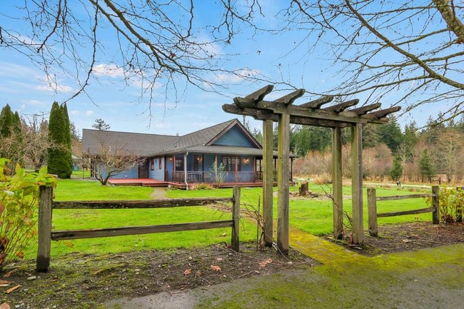 property at 521 Redmond-Fall City Rd SE