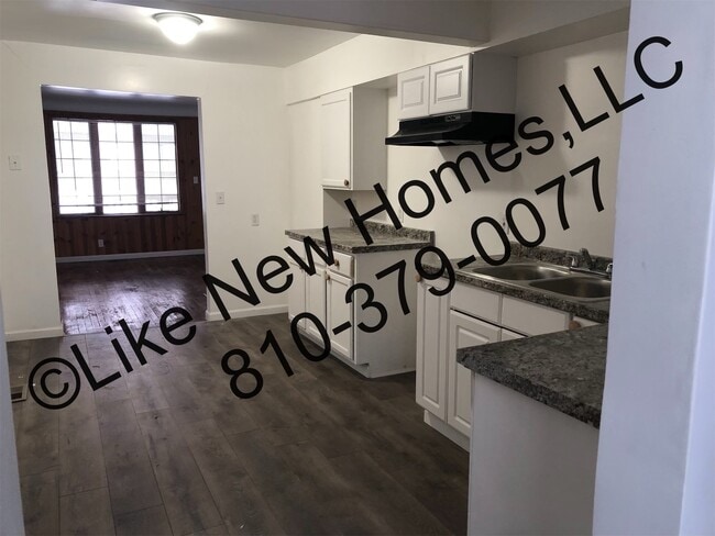 3702 Whitney Ave in Flint, MI - Building Photo - Building Photo