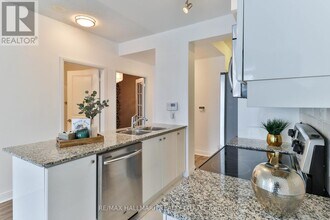 80 Absolute Ave in Mississauga, ON - Building Photo - Building Photo