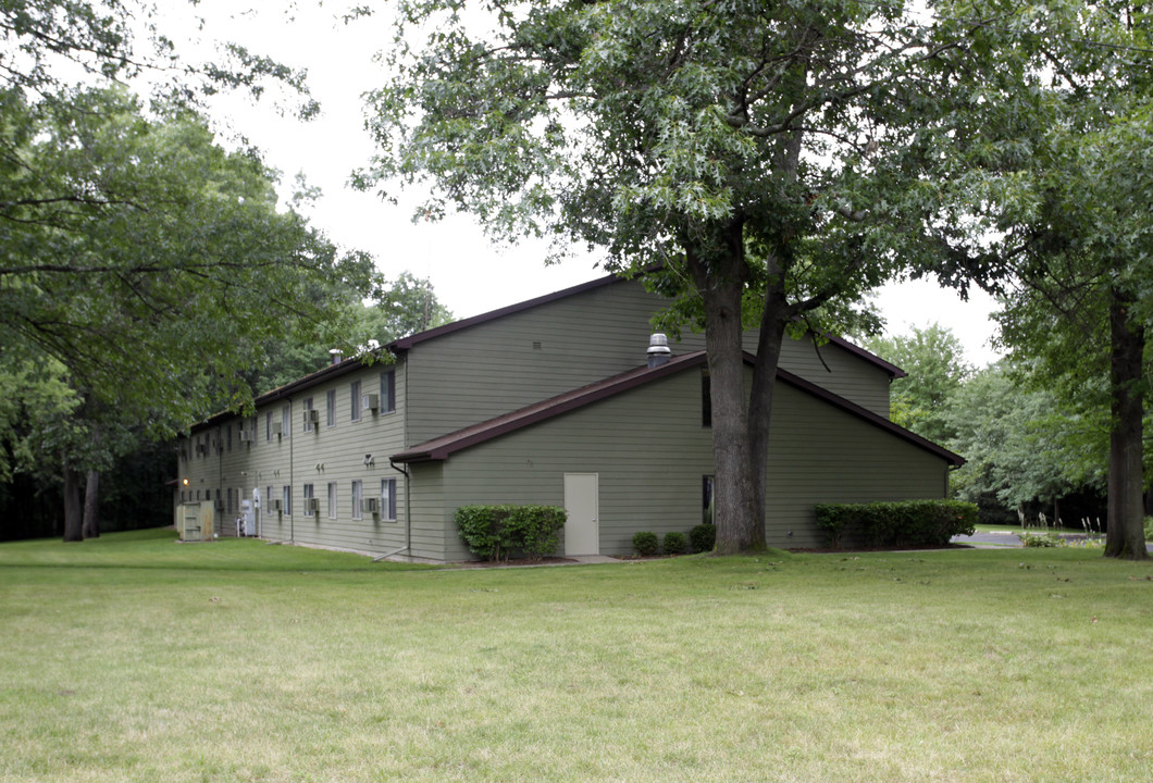 Rotary Villa in Dowagiac, MI - Building Photo