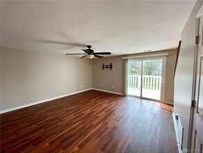 2275 Nutmeg Ct, Unit 1 in Fairborn, OH - Foto de edificio - Building Photo