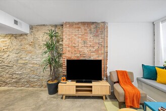 2 Hust Alley in Cincinnati, OH - Foto de edificio - Building Photo