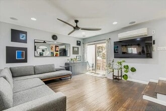 2640 Worden St, Unit 207 in San Diego, CA - Foto de edificio - Building Photo