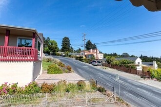 Beautiful 3 bed 2 bath newly renovated Kensington view home in Kensington, CA - Building Photo - Building Photo