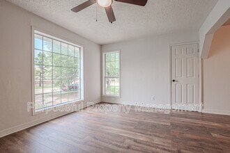 221 W Douglas Dr in Midwest City, OK - Building Photo - Building Photo