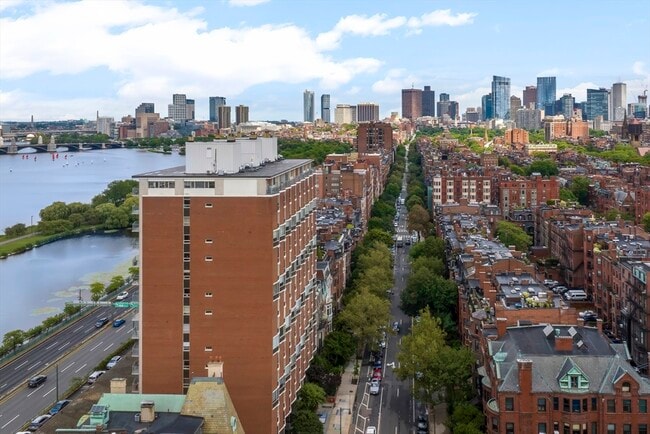 330 Beacon St in Boston, MA - Building Photo - Building Photo