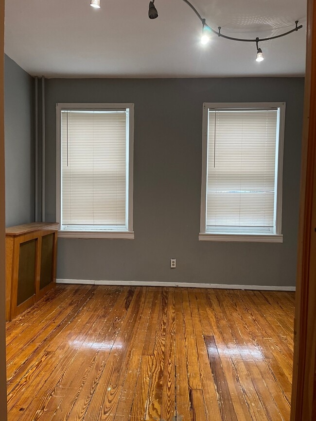 34-32 38th St, Unit 1