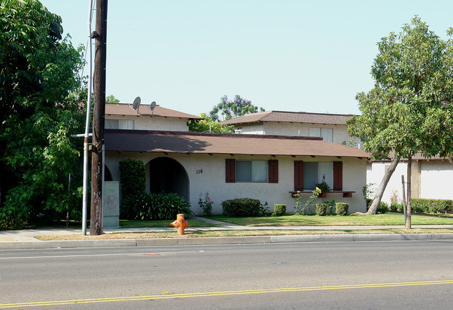 316 W La Veta Ave in Orange, CA - Building Photo - Building Photo