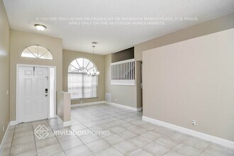 450 SW 182nd Way in Pembroke Pines, FL - Foto de edificio - Building Photo