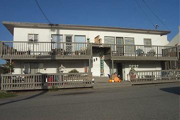 15-21 Ocean Front Ln in Cayucos, CA - Foto de edificio