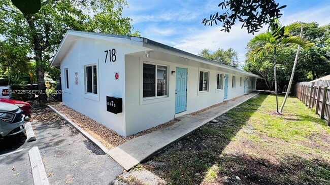 property at 718 SE 13th St