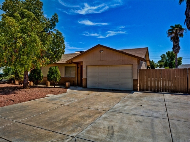 9509 W Echo Ln in Peoria, AZ - Building Photo