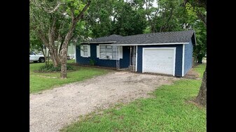 1509 Main St in La Marque, TX - Building Photo