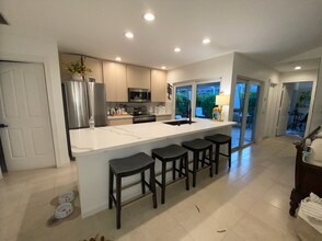 9124 Sun Terrace Cir in Palm Beach Gardens, FL - Building Photo - Building Photo
