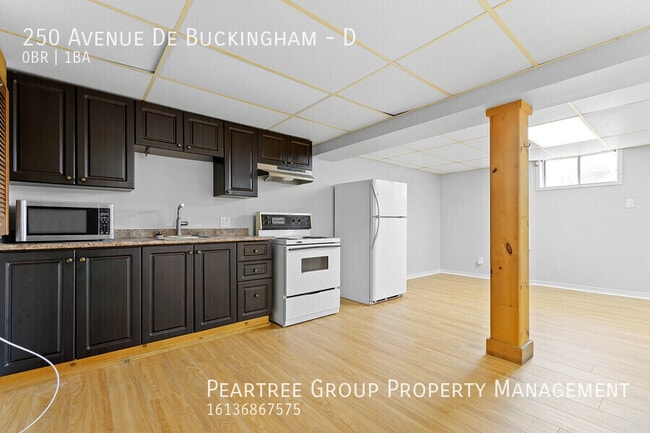 property at 250 Avenue De Buckingham Ave