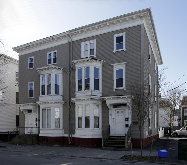 103-105 Sutton St in Providence, RI - Foto de edificio - Building Photo