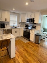 48A E Pembroke Rd in Danbury, CT - Foto de edificio - Building Photo