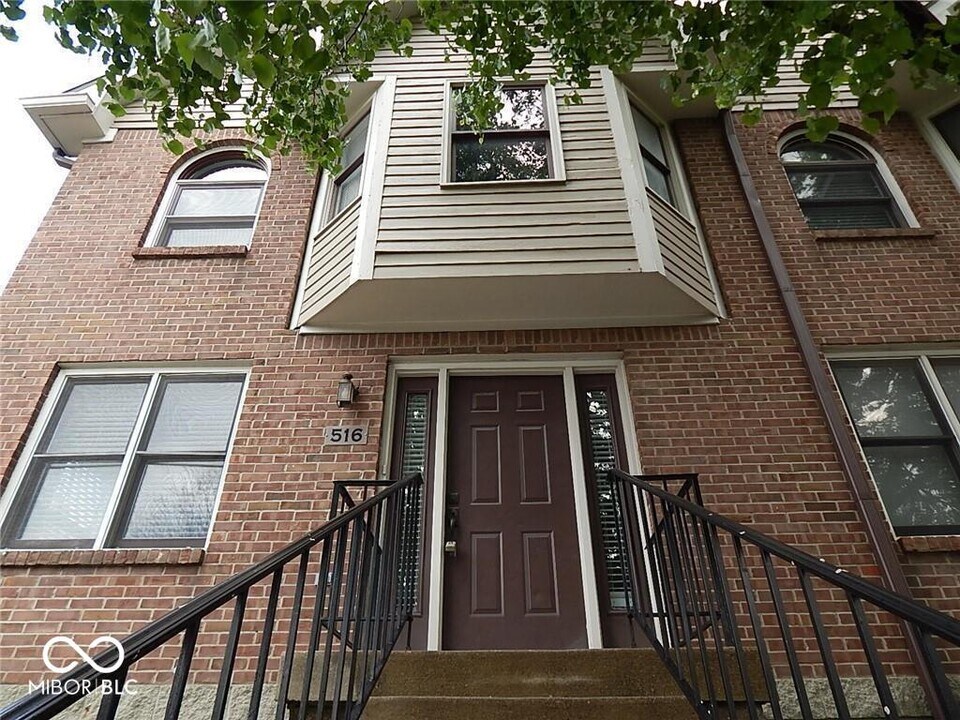 516 E 10th St in Indianapolis, IN - Building Photo