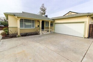 2745 Princeton Ave in Stockton, CA - Building Photo