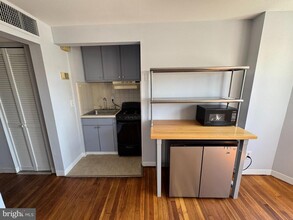 2135 Walnut St in Philadelphia, PA - Building Photo - Building Photo