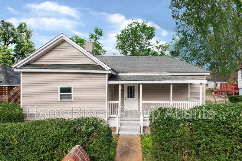 1370 W Hancock Ave in Athens, GA - Building Photo