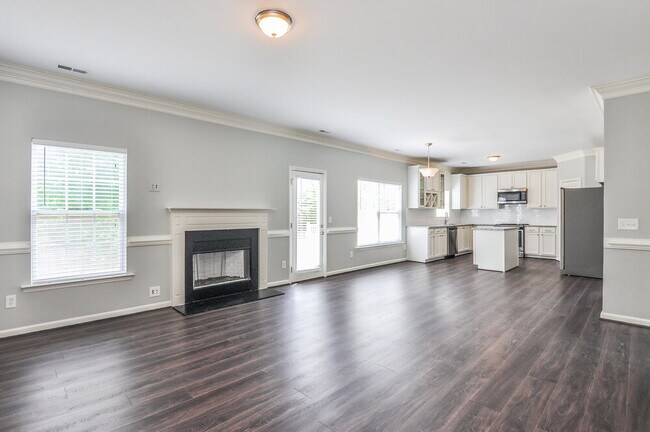 401 Pyracantha Dr in Holly Springs, NC - Building Photo - Building Photo