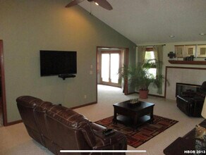 804 Hunters Creek Dr in Findlay, OH - Building Photo - Building Photo