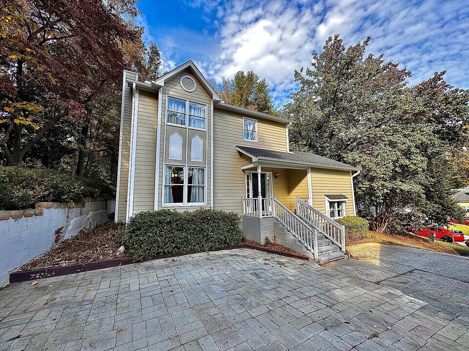 Room in House on Cinnamon Cir in Raleigh, NC - Building Photo