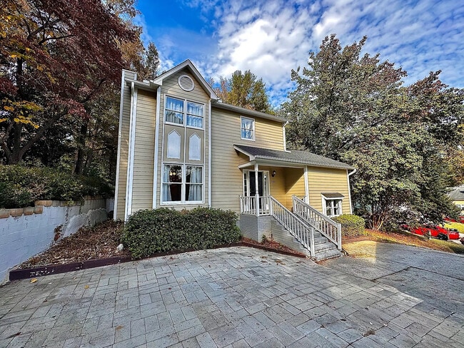 property at 3101 Cinnamon Cir