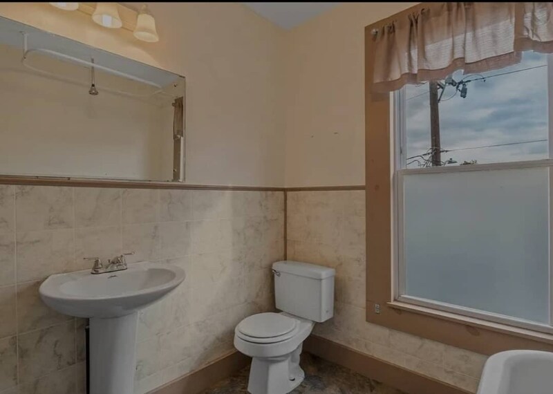 9 E Pitt St in Canonsburg, PA - Building Photo