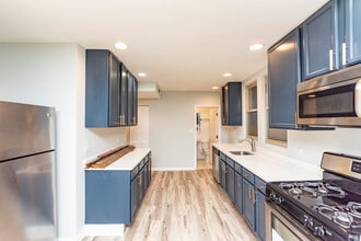 6136 N Mozart St, Unit 1 in Chicago, IL - Foto de edificio - Building Photo