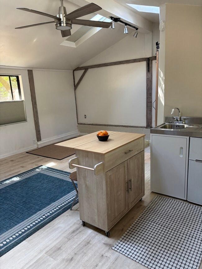 420 Laurel Ave, Unit #B in San Anselmo, CA - Building Photo - Building Photo