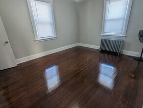 1463 Dixwell Ave, Unit 2 in Hamden, CT - Building Photo - Building Photo