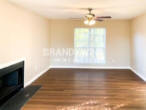 425 Hannah Dr in Temple, GA - Foto de edificio - Building Photo