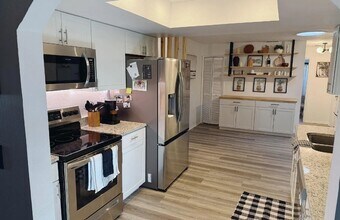 208 Wellington Dr in Daytona Beach, FL - Building Photo - Building Photo
