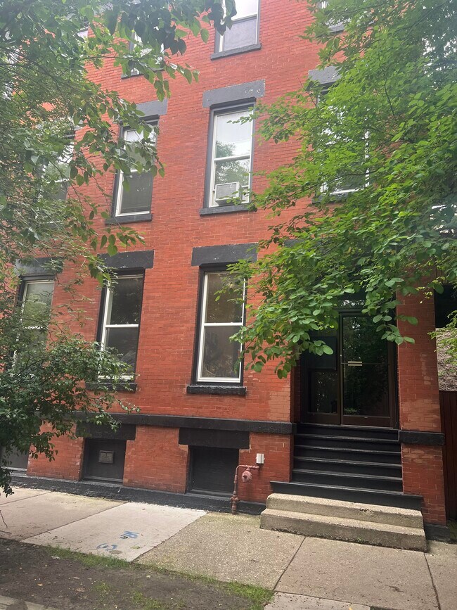 1117 W Dickens Ave, Unit #2