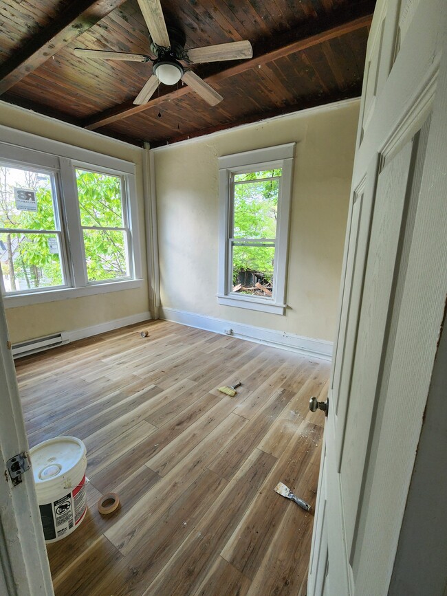 37 Eighth St NW