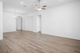 17127 Crimson Crest Dr in Conroe, TX - Building Photo - Building Photo