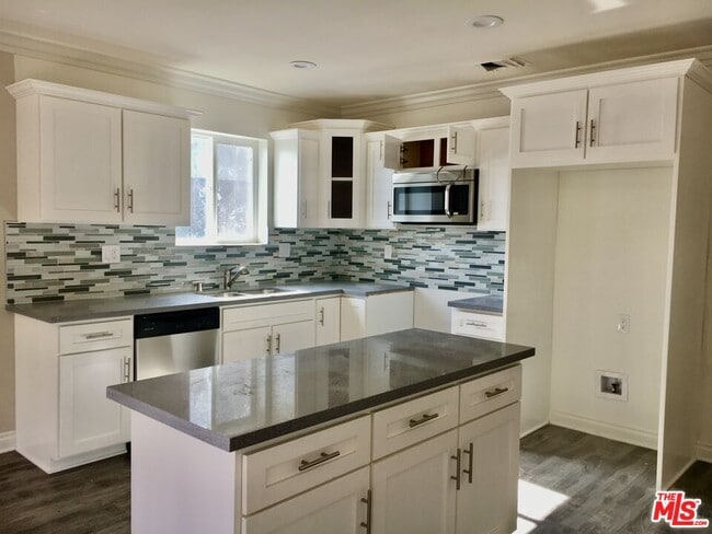 2702 W Bellevue Ave in Los Angeles, CA - Building Photo - Building Photo