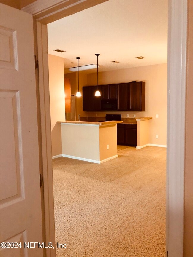 7053 Snowy Canyon Dr in Jacksonville, FL - Building Photo - Building Photo