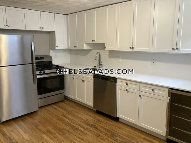 7 Medford St in Chelsea, MA - Building Photo - Building Photo