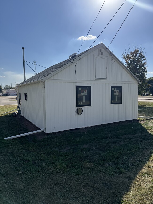 635 11th St in Monroe, WI - Building Photo - Building Photo