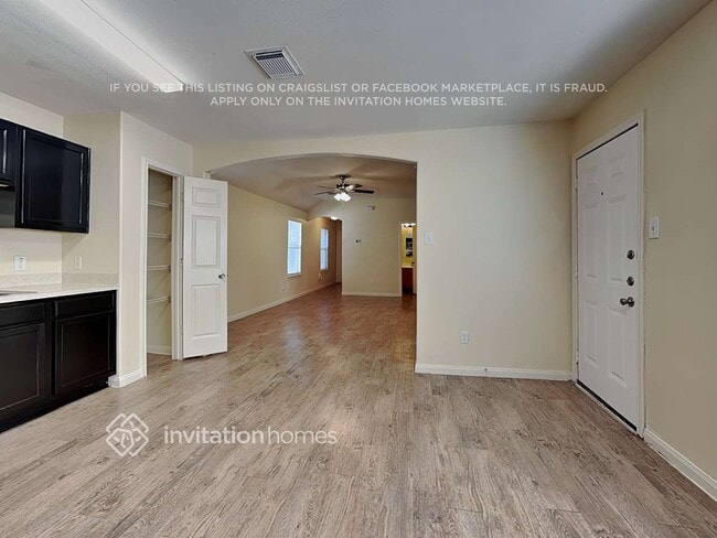 6347 Austinville Dr in Katy, TX - Foto de edificio - Building Photo