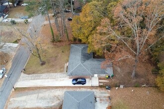 679 Winchester Ln in Norcross, GA - Building Photo - Building Photo