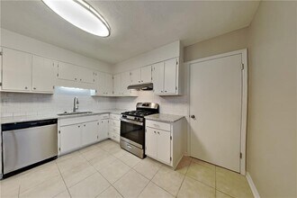 2444 Mistletoe Ln SW in Snellville, GA - Building Photo - Building Photo