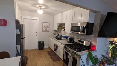 4885 Naples St in San Diego, CA - Foto de edificio - Building Photo