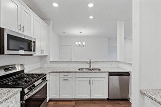 827 Stiller Ln in Monroe Township, NJ - Building Photo - Building Photo