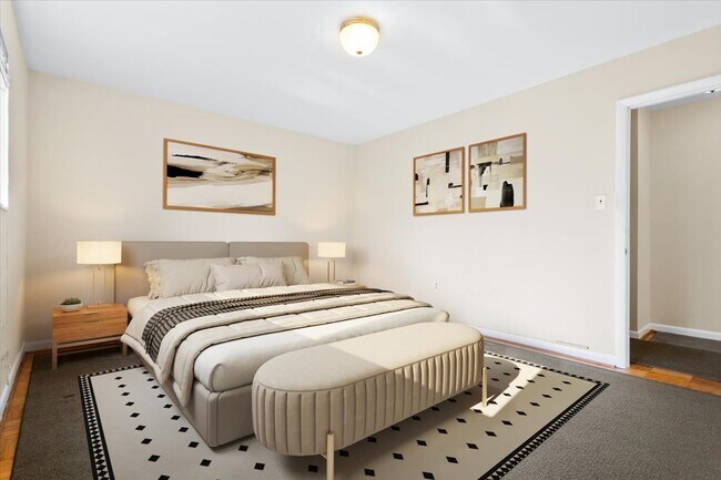 10631 Weymouth St, Unit Apartment 203 in Bethesda, MD - Foto de edificio - Building Photo