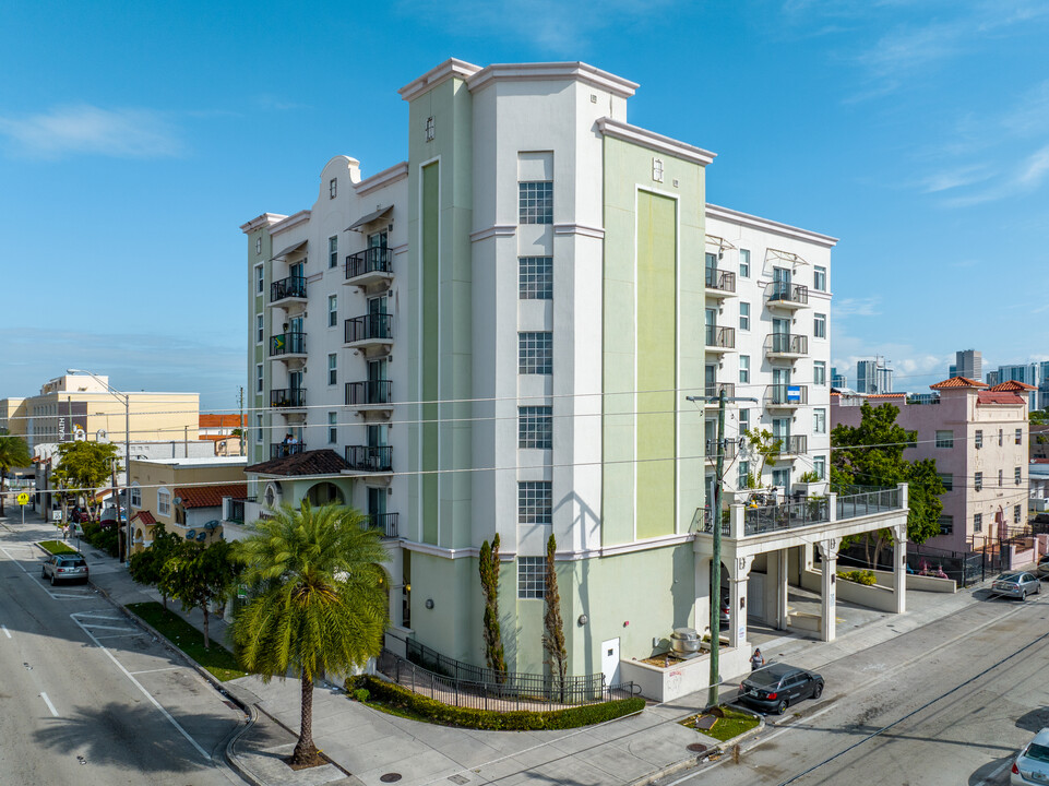 Monserrate Apartments in Miami, FL - Building Photo